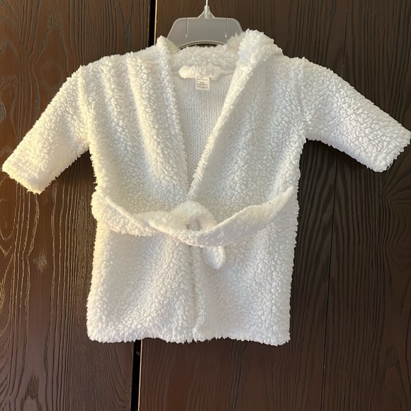 Modern Baby baby’s white fleece robe with reindeer hood. Size 0-9 months. NWOT - Picture 1 of 4